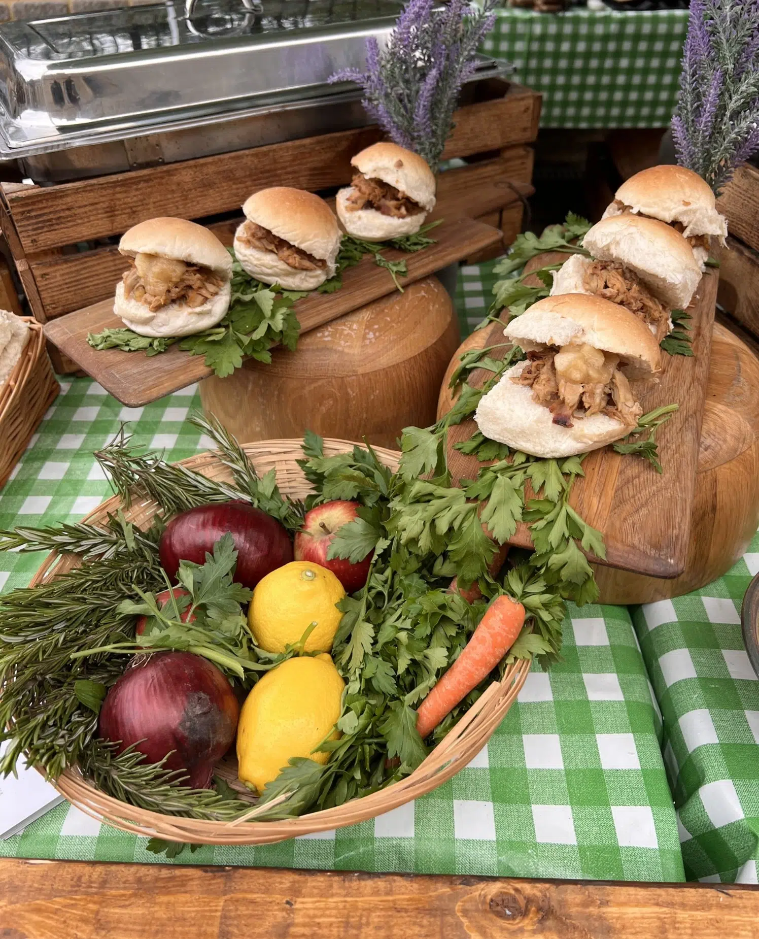HD1 hog roast company